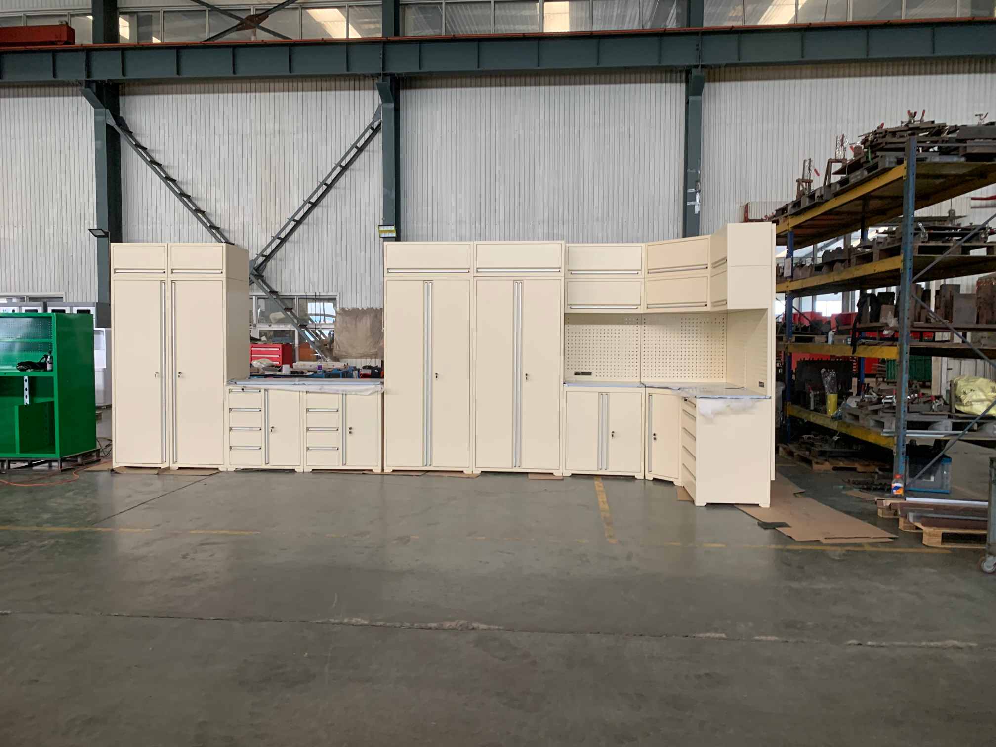 کابینت ابزار گاراژ مدولار چقدر راحت است؟